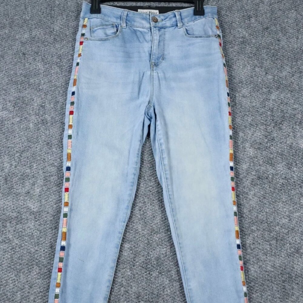Knox Rose Womens Skinny Jeans Embroidery Side‎ Trim Skinny Light Wash Boho Denim
